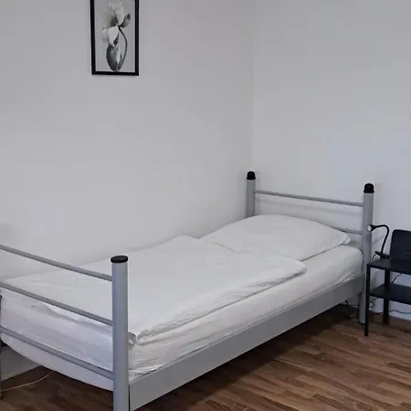 Gehobene Monteurswohnung Mittweida, Bergstrasse Apartment *