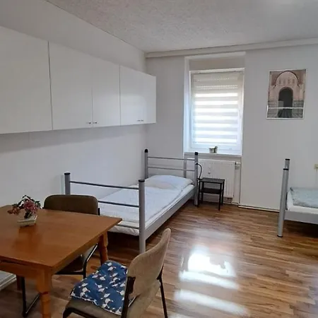 Gehobene Monteurswohnung Mittweida, Bergstrasse Apartment *